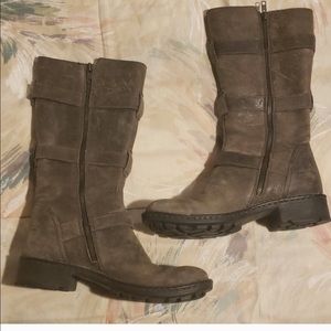 Born  Boots